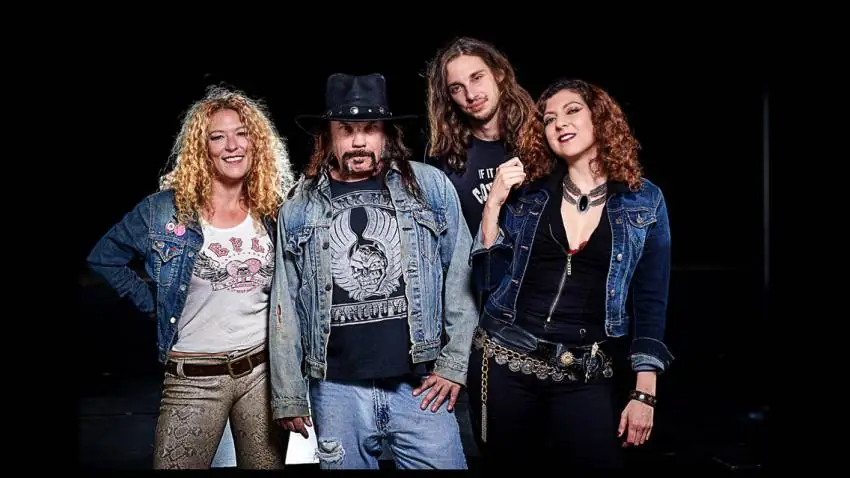 Nashville Pussy: annunciato l'EP "10 Inches Of Pussy Season 1"