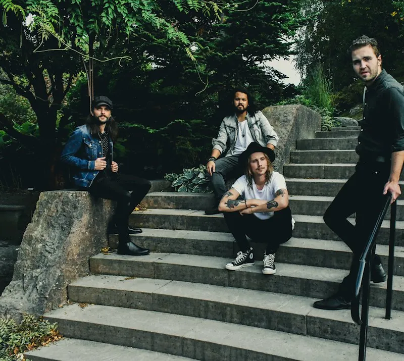 Åskväder: guarda il video di 'Let You Down'
