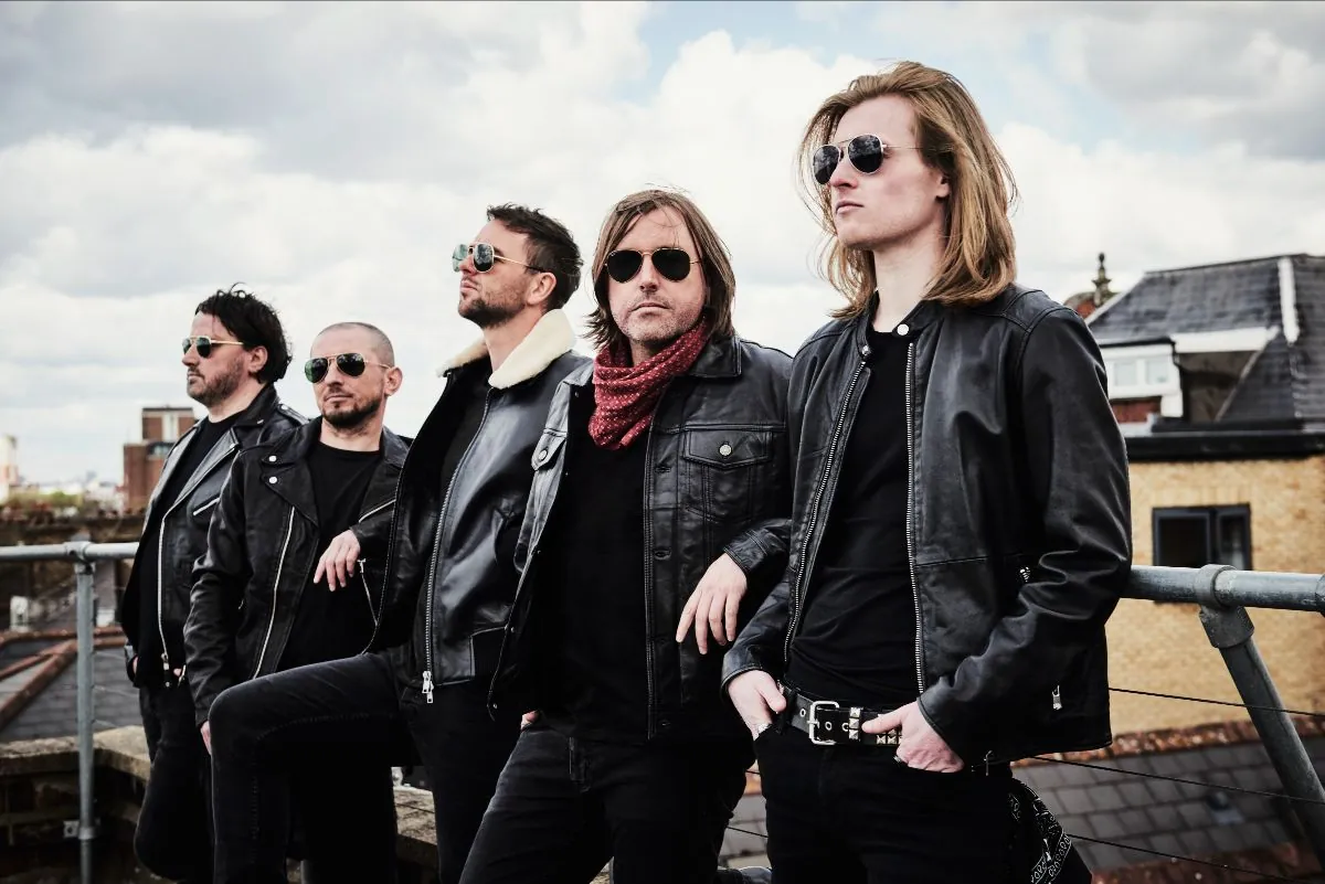 Scarlet Rebels (con Josh Townshend): guarda il videoclip di 'These Days'
