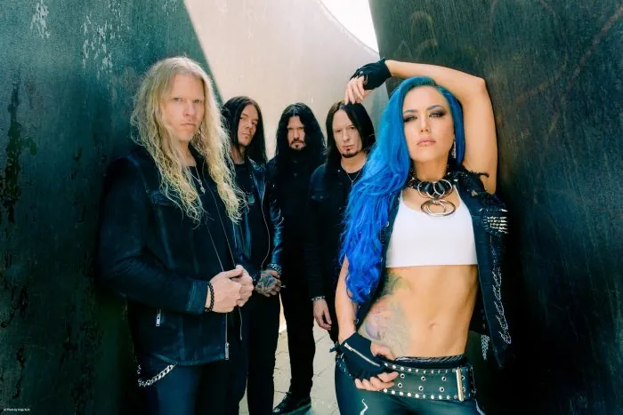 Arch Enemy: presentano il live video del singolo 'The Watcher'