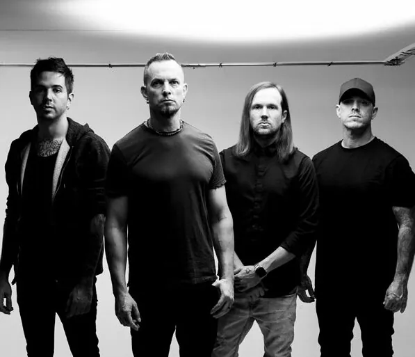 Tremonti: posticipano il tour europeo