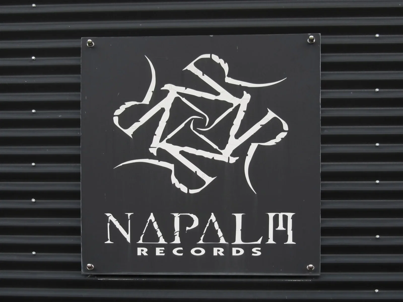 Napalm Records: un codice sconto per celebrare i due milioni di utenti iscritti!