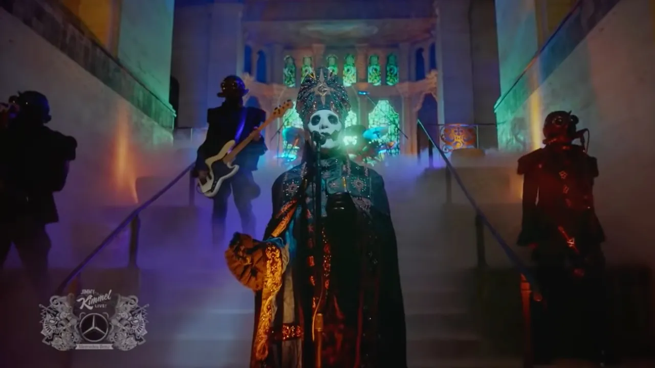 Ghost: eseguono 'Call Me Little Sunshine' al Jimmy Kimmel Live