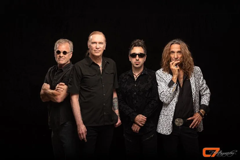 Talas (Billy Sheehan):  ritornato dopo 37 anni, il brano 'Inner Mounting Flame'