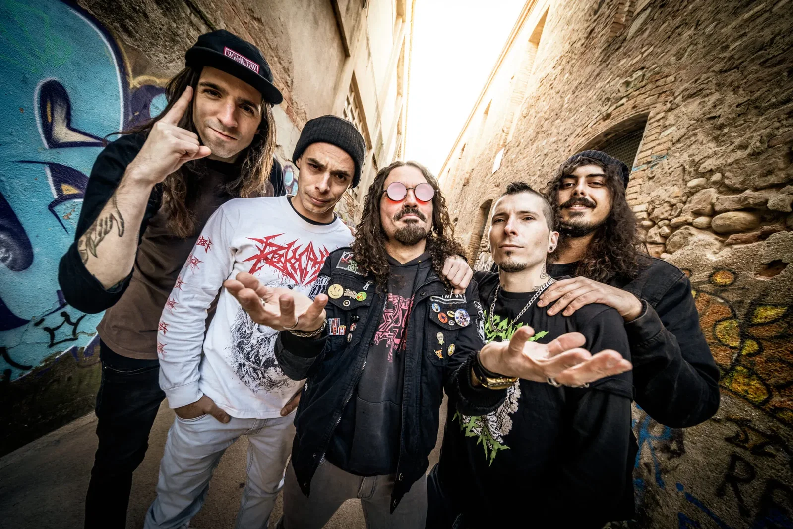 Crisix: il video ufficiale di 'Macarena Mosh'