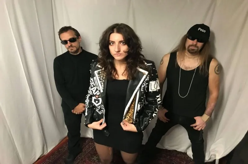 Julia And The Roofers: due date live, nuovo video online