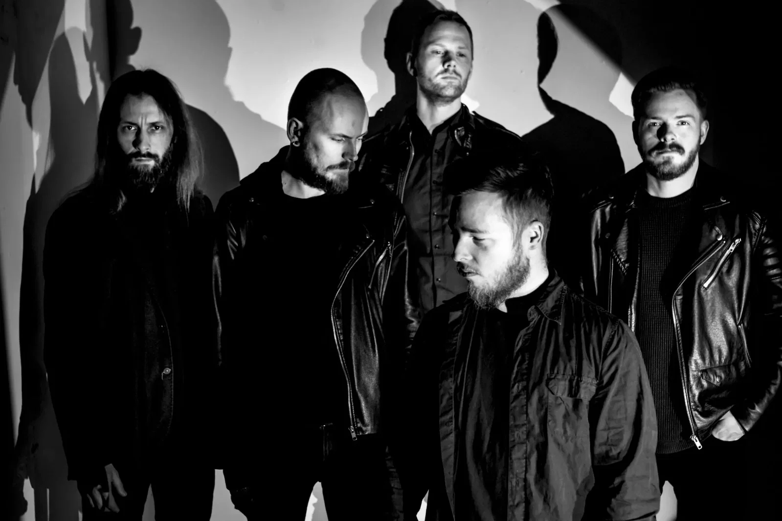 Kontinuum: il lyric video di 'Hafið Logar'
