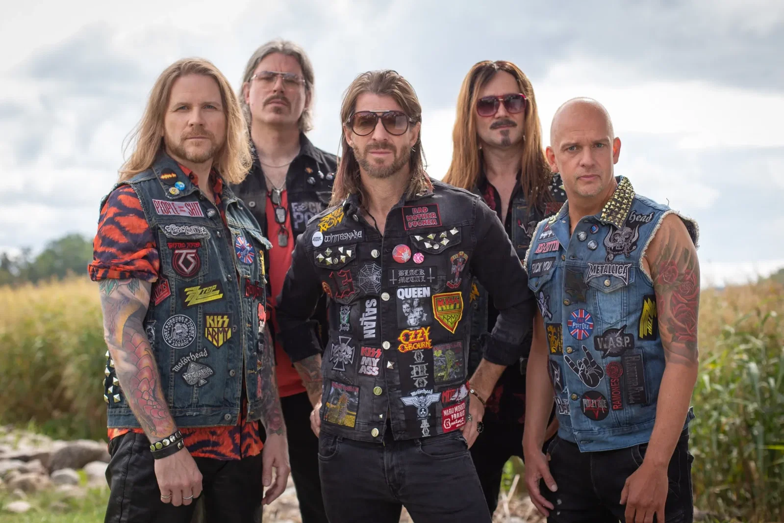 Nestor: annunciata la re-release di "Kids in a Ghost Town", video