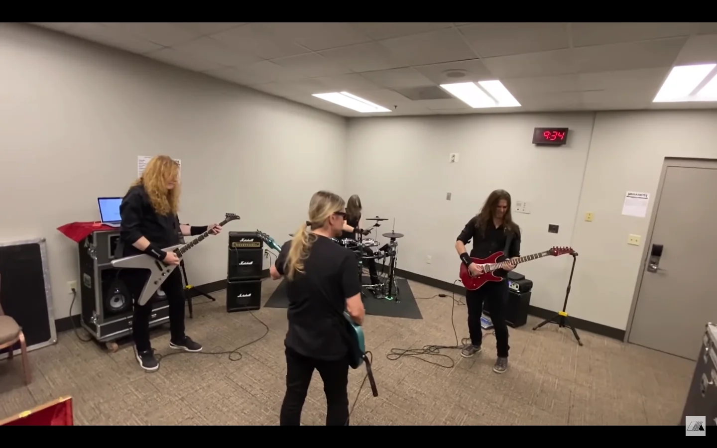 Megadeth: provano un nuovo brano nel backstage prima di uno show (video)