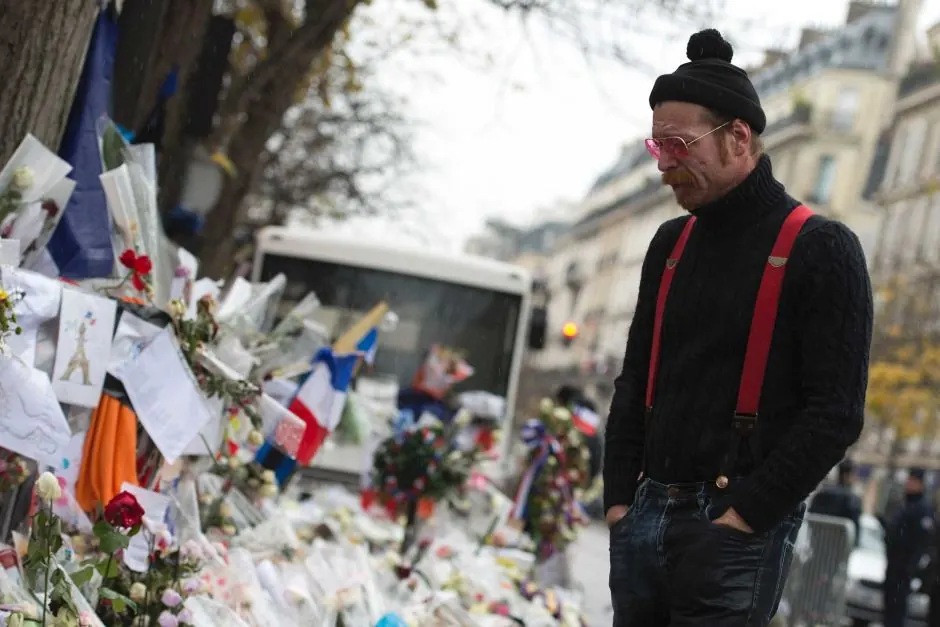 Eagles Of Death Metal: Jesse Hughes dice di aver perdonato i terroristi della strage al Bataclan