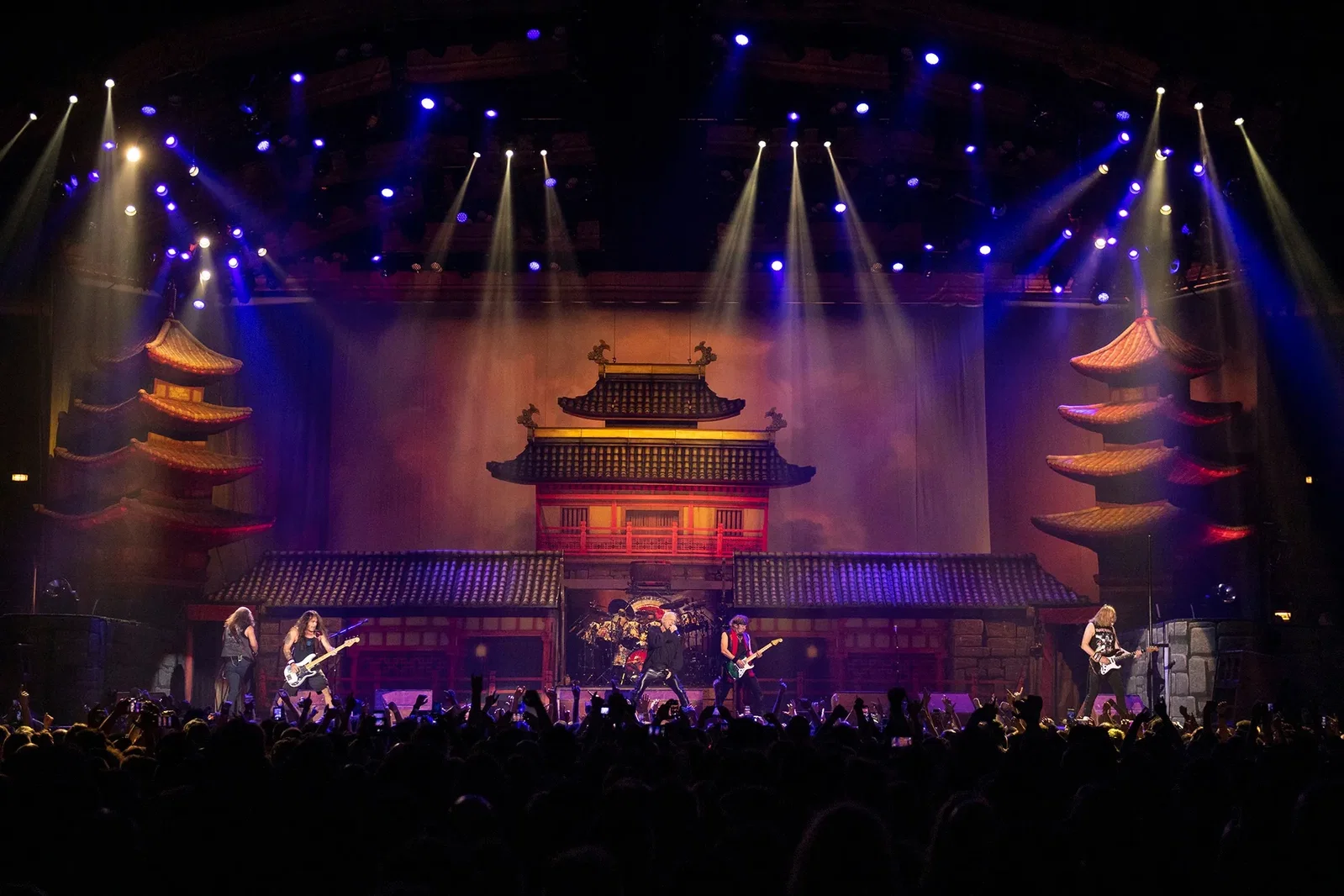 Iron Maiden: inaugurano il tour 2022, video e setlist