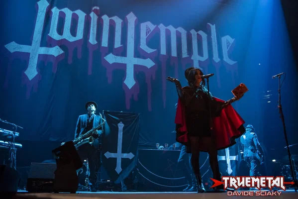 Twin Temple-3
