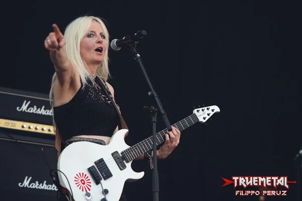 Girlschool-03