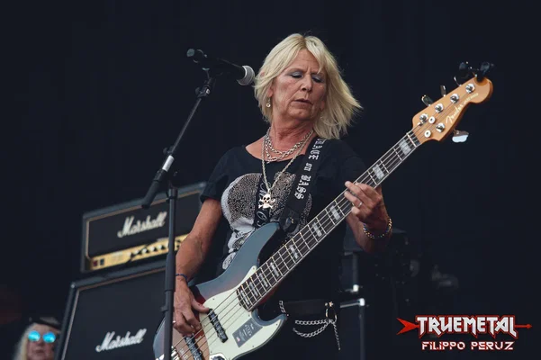 Girlschool-04