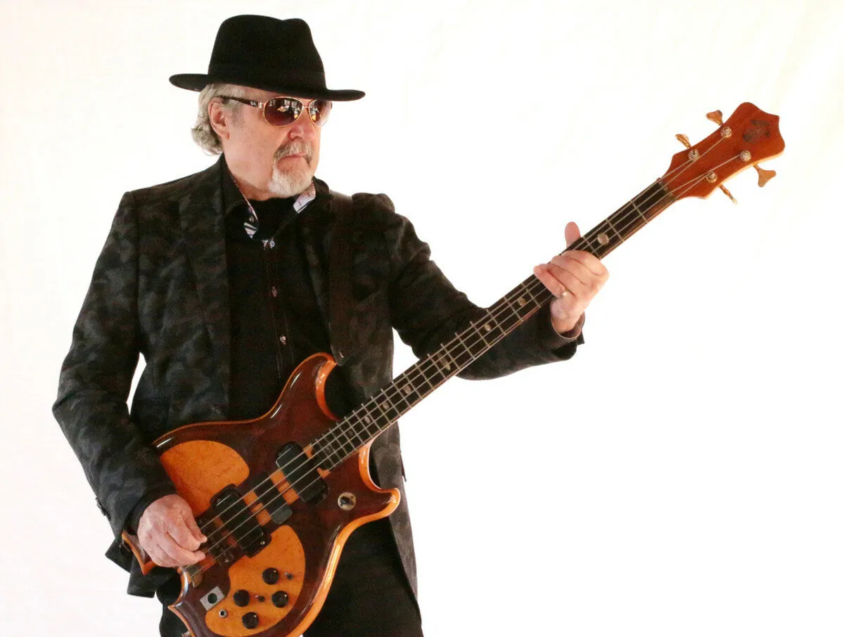 Blue Öyster Cult: Joe Bouchard pubblica il lyric video di 'Deadly Kisses' dal suo album "American Rocker"