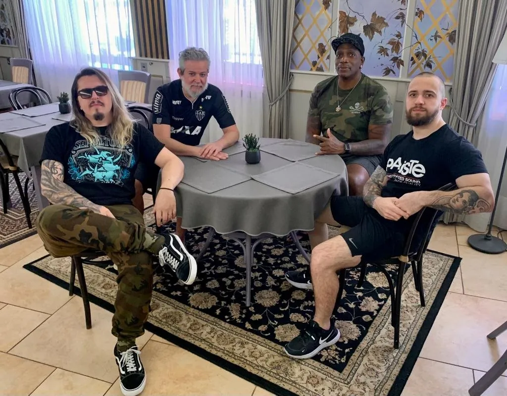 Sepultura: Andreas Kisser fa le valigie per emergenza familiare; annunciato il sostituto per il tour in corso