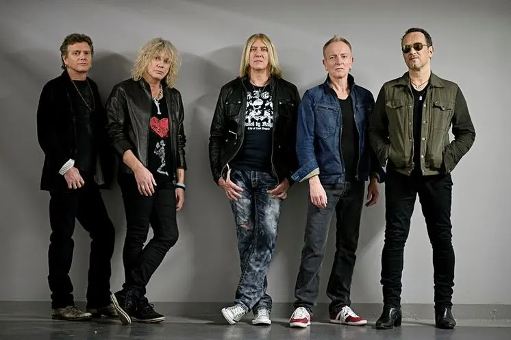 Def Leppard: Joe Elliott ricoverato in ospedale in Colombia