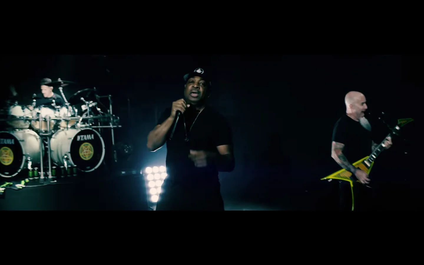 Anthrax: il video di 'Bring The Noise' con Chuck D dall'imminente Live in CD e Blu-Ray
