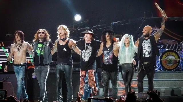 Guns N' Roses: condiviso il video professionale della performance di 'Sweet Child O' Mine' a Dublino