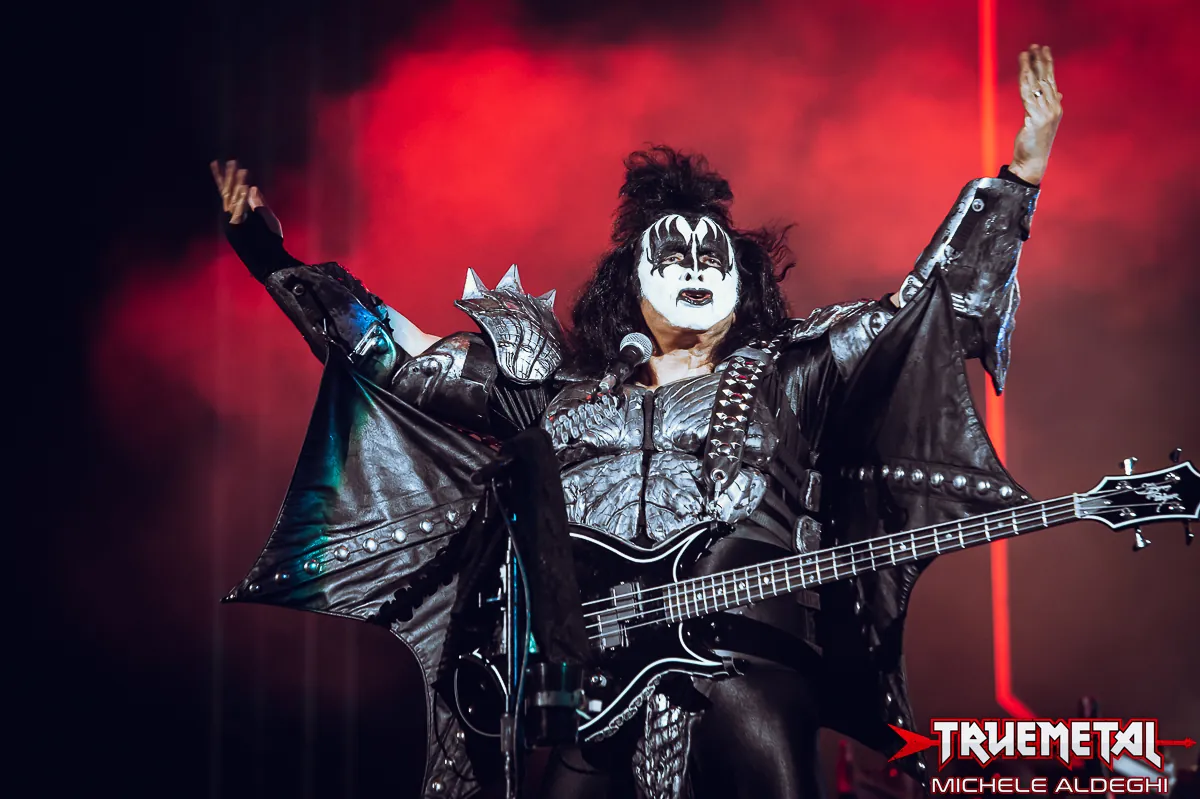 Kiss: Gene Simmons, "Con questo tour ci congederemo dai palcoscenici, ma non è la fine del brand"