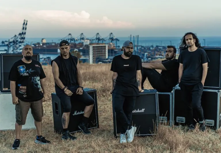 Out Of Nowhere: la band iraniana pubblica il video ufficiale di 'Dying Sun'