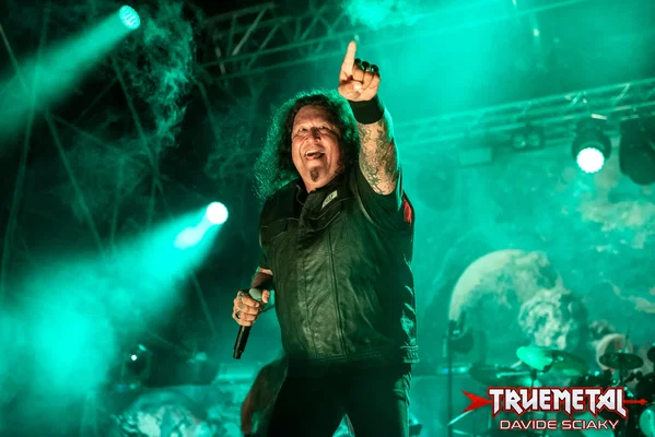 Testament-4
