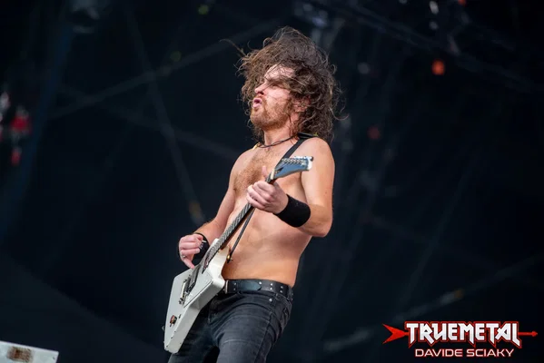 Airbourne-1