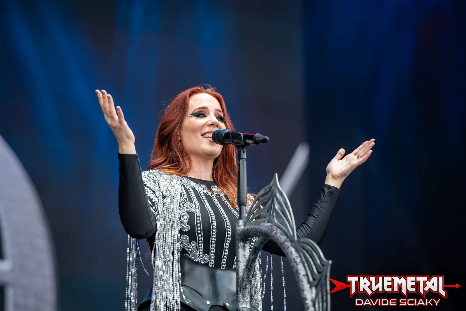 Epica: cancellato il tour asiatico del 2025 per problemi di salute di Simone Simons