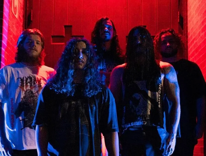I AM: guarda il videoclip ufficiale di 'Surrender to the Blade'