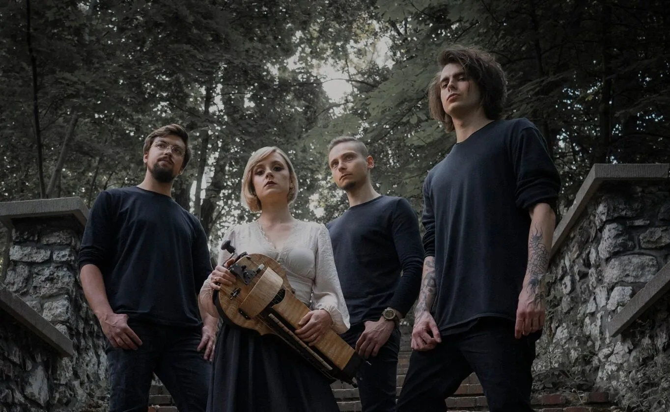 Lyrre: il video musicale ufficiale di 'Chariot of Sun"