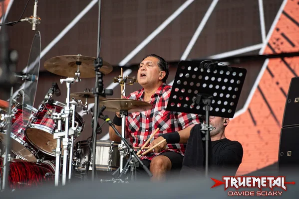 Myles Kennedy and Company-3