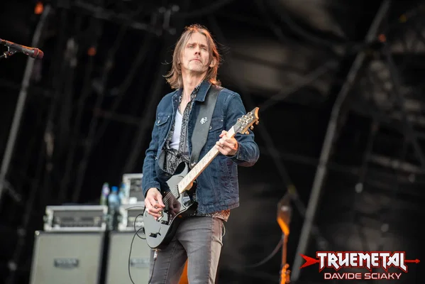 Myles Kennedy and Company-4