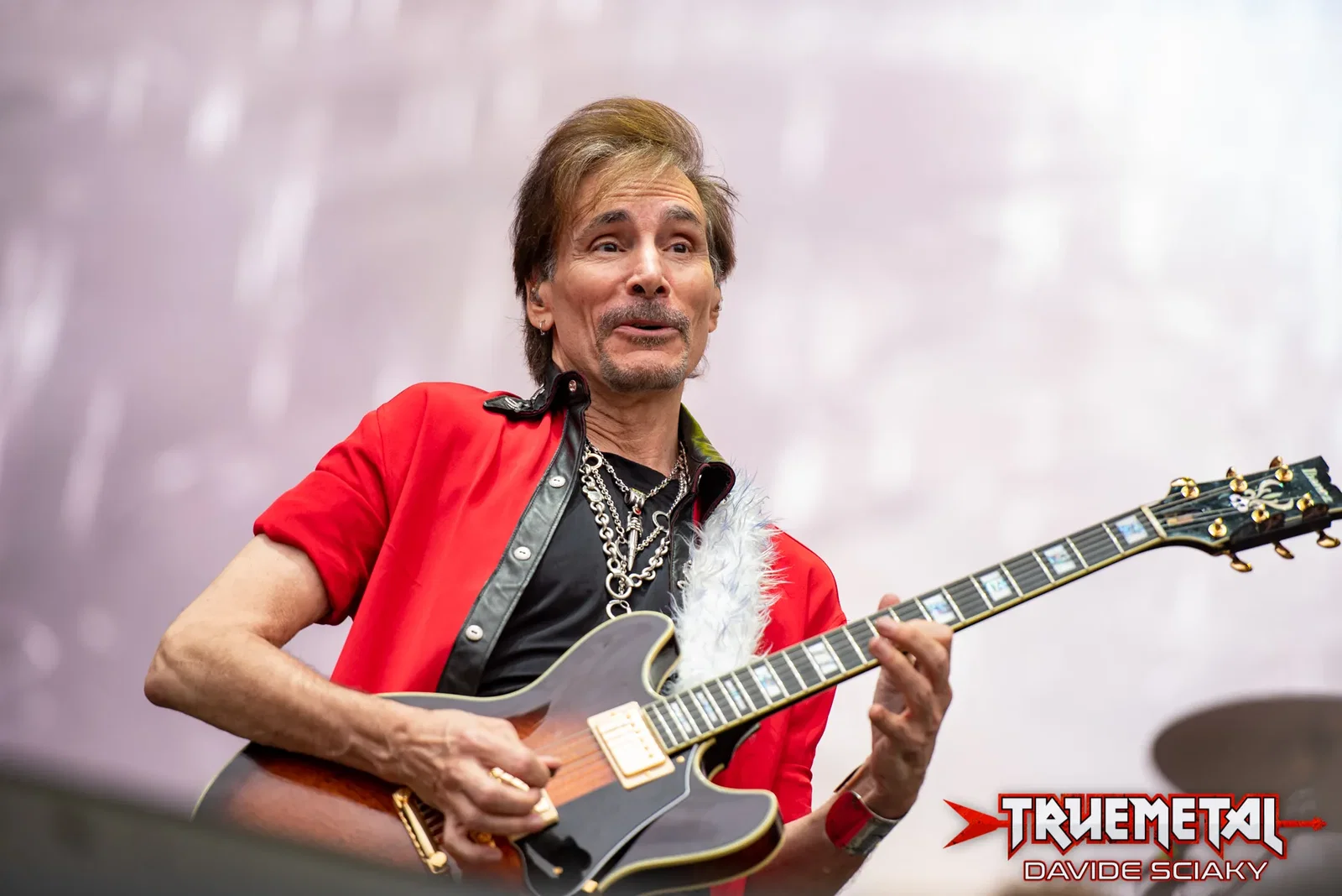Steve Vai: "La chitarra è il più grande strumento al mondo"