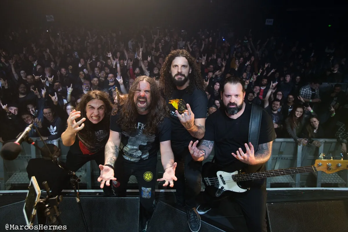 Kisser Clan: guarda Andrea Kisser e suo figlio mentre eseguono la cover dei Metallica di 'The Call of Ktulu'