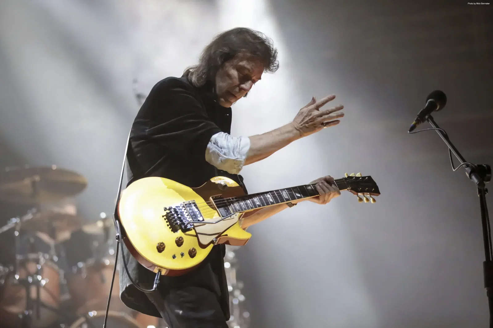 Steve Hackett: il live video ufficiale di 'The Lamb Lies Down On Broadway' da "Genesis Revisited Live: Seconds Out & More"