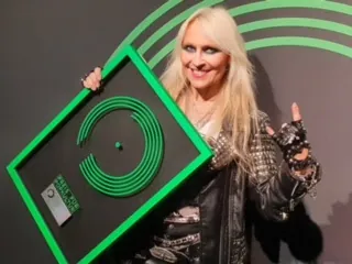 Doro: riceve un prestigioso premio alla carriera