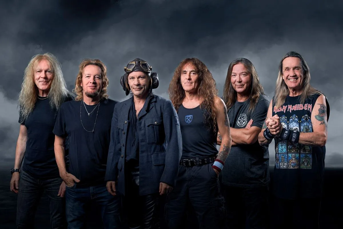 Iron Maiden: Dickinson allontana un fan dal palco