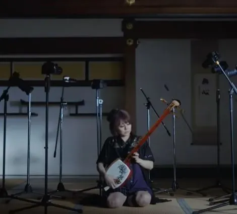 蜷川べに (Beni Ninagawa): il video musicale di 'Lycoris'