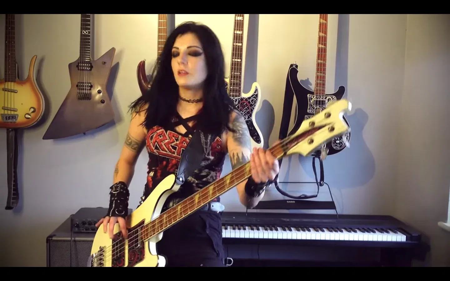 Testament: il playthrough di basso di 'Souls Of Black' di Becky Baldwin (Mercyful Fate/Fury)