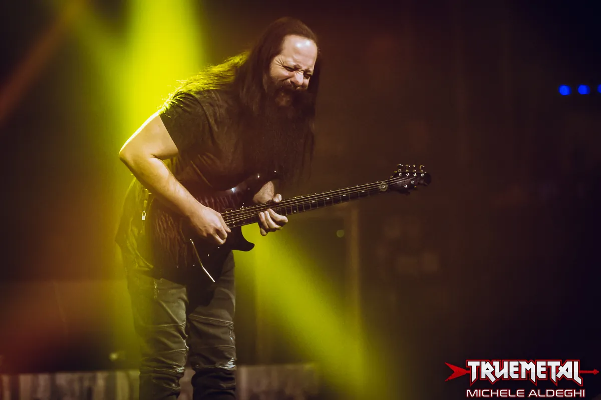 Dream Theater: John Petrucci sul netto sorpasso delle vendite degli LP sul CD, "E' una cosa davvero grossa"