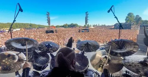 Dimmu Borgir: il drum-cam di 'Gateways' dal Tons Of Rock 2022