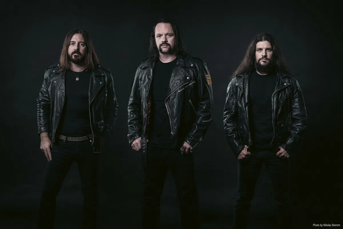 Night Demon: annunciano il nuovo album "Outsider"; guarda il video della title-track