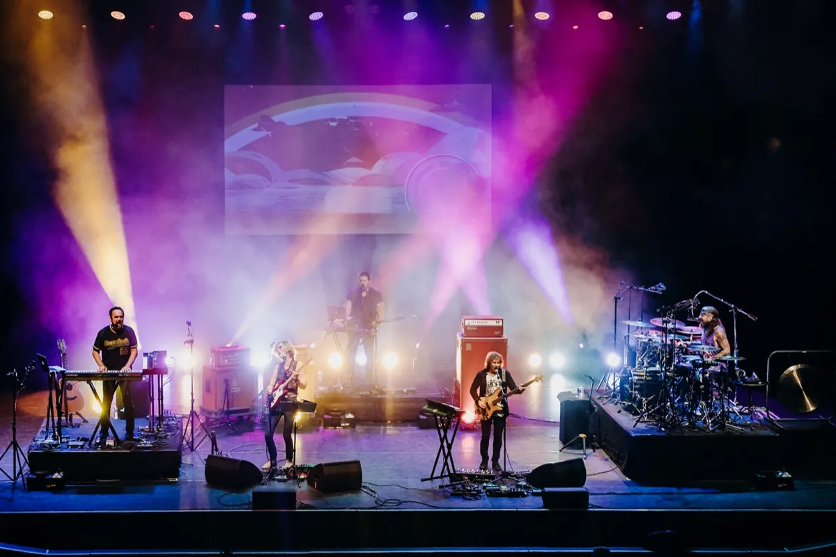 Transatlantic: disponibile il video di 'We All Need Some Light' dal nuovo live album "The Final Flight: Live at L’Olympia"