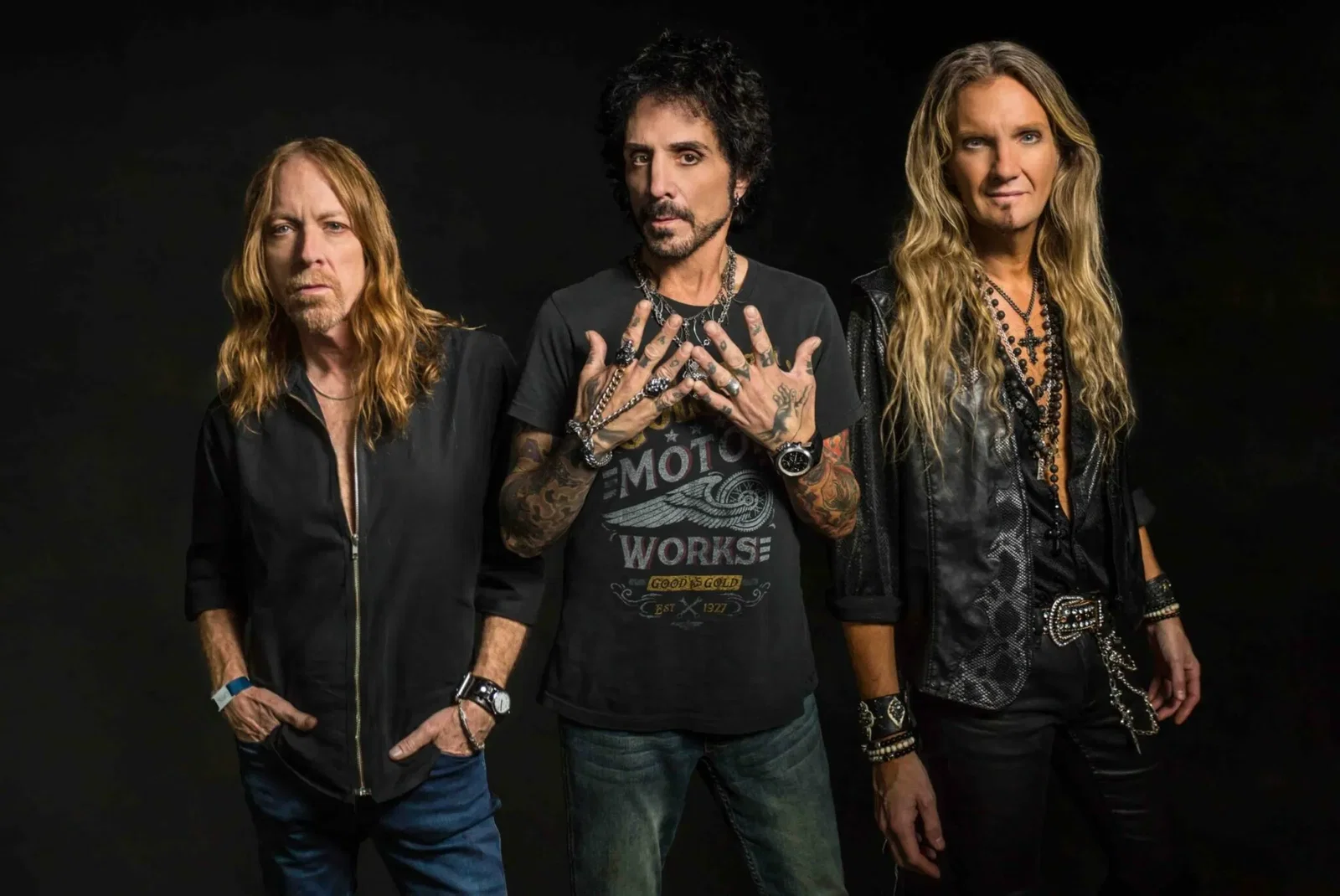 Revolution Saints: il video di 'Talking Like Strangers'
