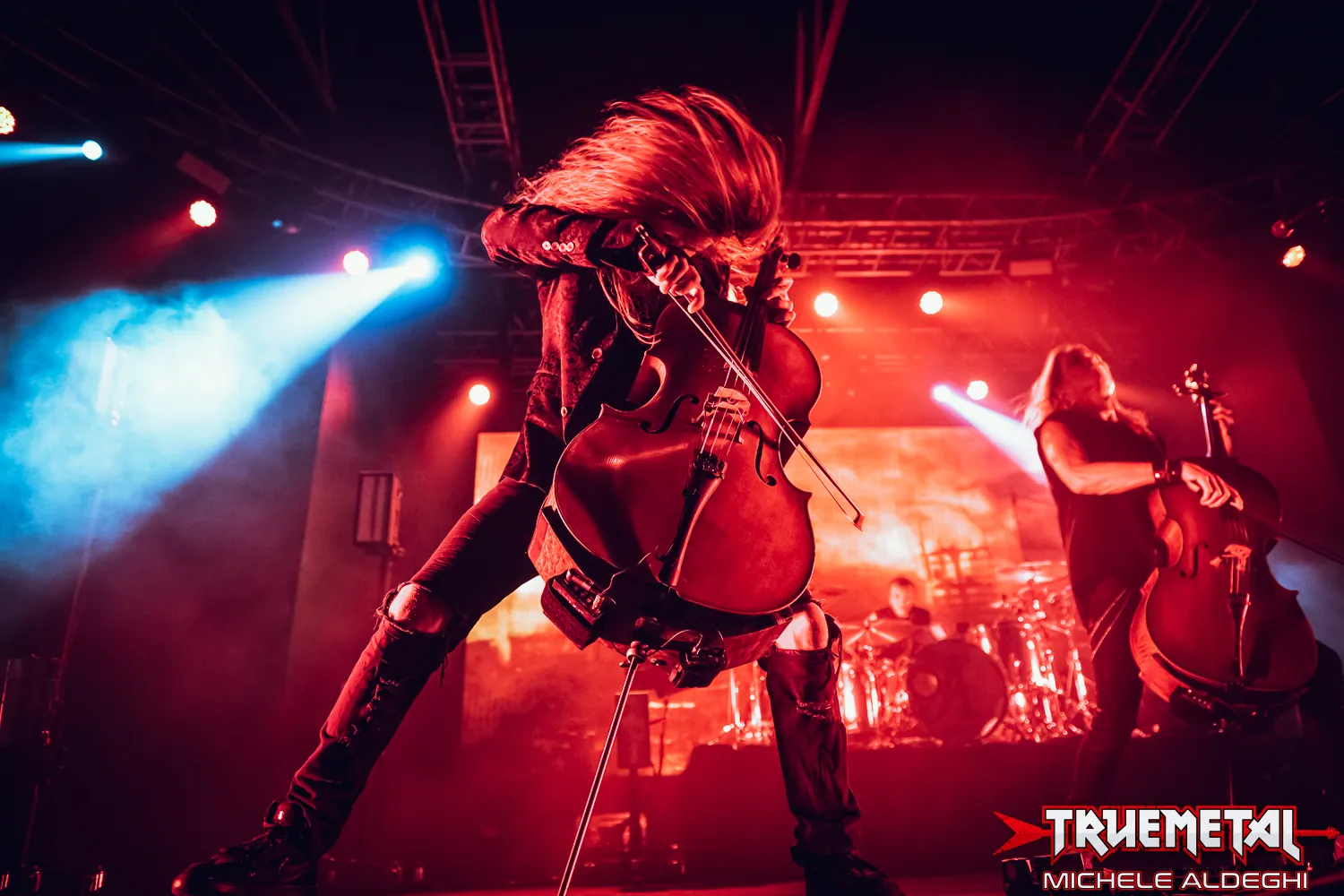 Apocalyptica: il video professionale della cover di 'Refuse/Resist' dei Sepultura al Tuska Utopia