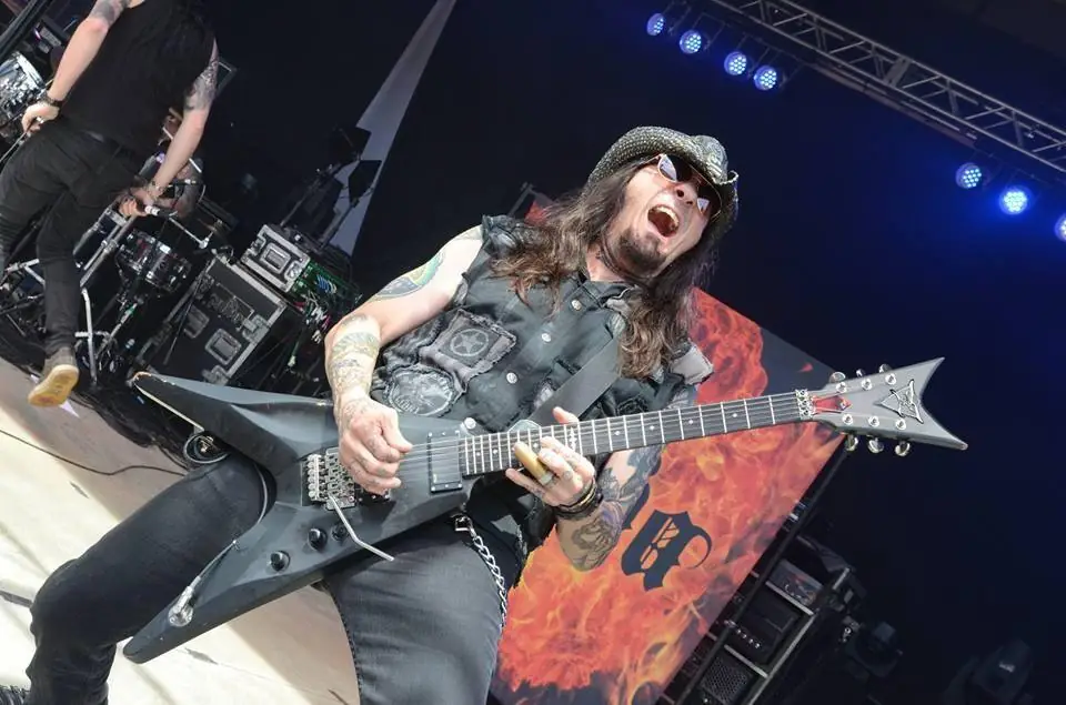 Saliva: morto per emorragia cerebrale Wayne Swinny