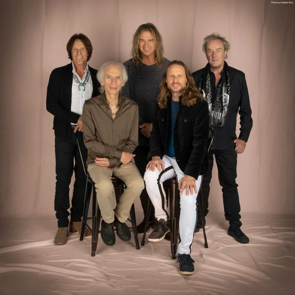 YES: annunciano il nuovo album "Mirror To The Sky"; ascolta il primo singolo 'Cut From The Stars'