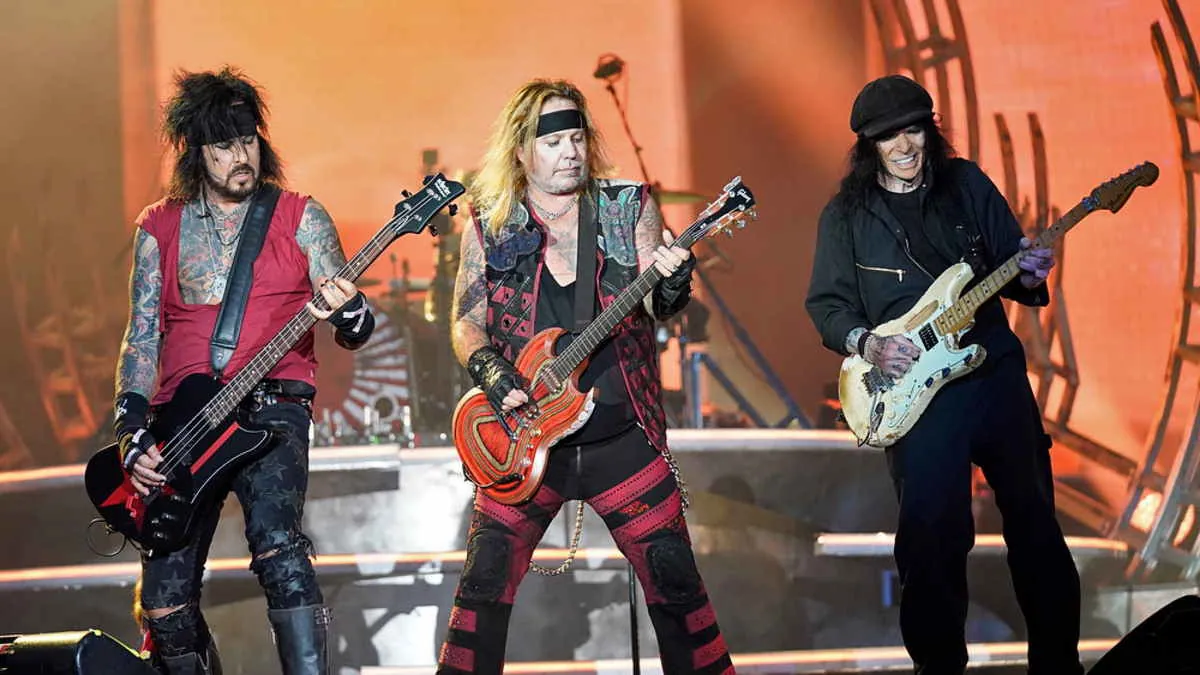 Mötley Crüe: Carmine Appice, "Mick Mars se n'è andato perché vorrebbe suonare ma la band usa solo tracce pre-registrate"