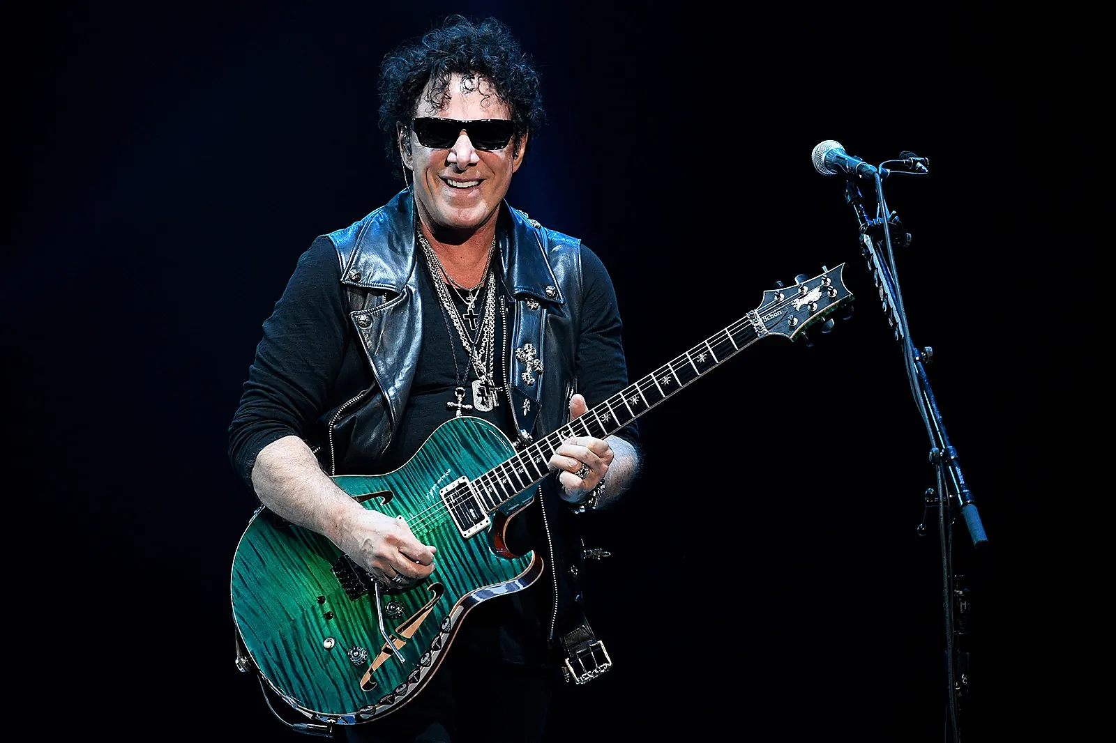 Neal Schon (Journey): il video live di 'Lights', nuovo album dal vivo a maggio
