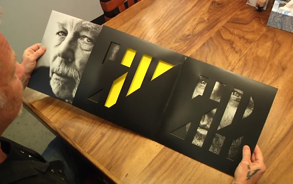 Metallica: James Hetfield e i video unboxing del nuovo album in tutti i formati